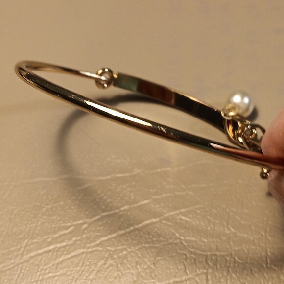 4 dangle charms bangle bracelet - heart, moon, faux pearl, tassel - Picture 7 of 8